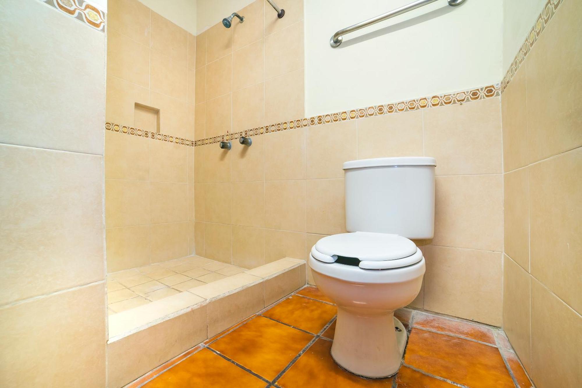 Capital O Hotel Casa Blanca سيلايا المظهر الخارجي الصورة