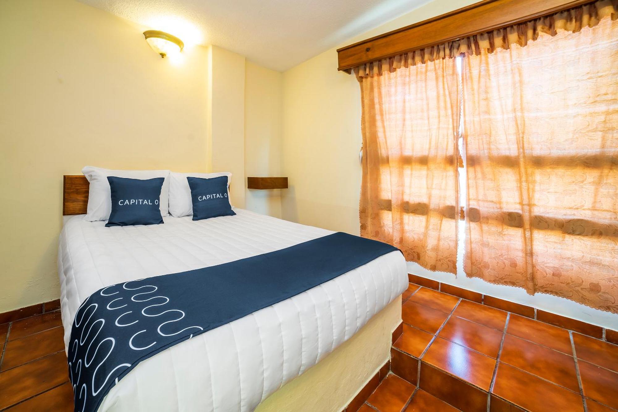Capital O Hotel Casa Blanca سيلايا المظهر الخارجي الصورة