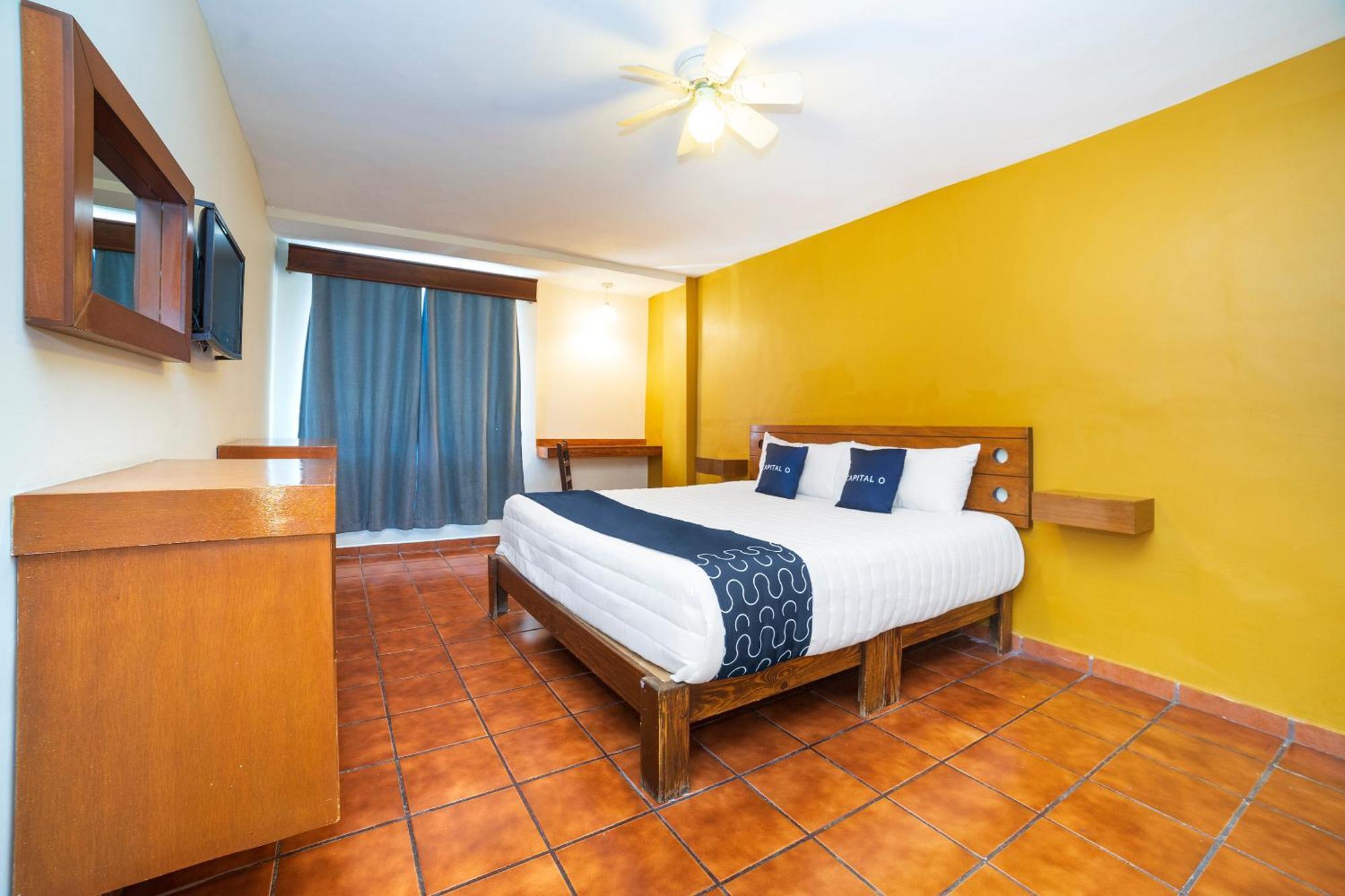 Capital O Hotel Casa Blanca سيلايا المظهر الخارجي الصورة