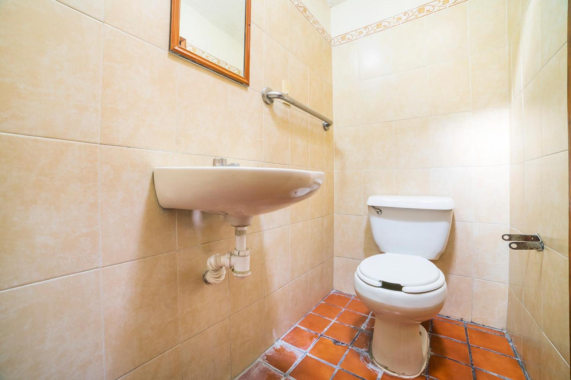 Capital O Hotel Casa Blanca سيلايا المظهر الخارجي الصورة