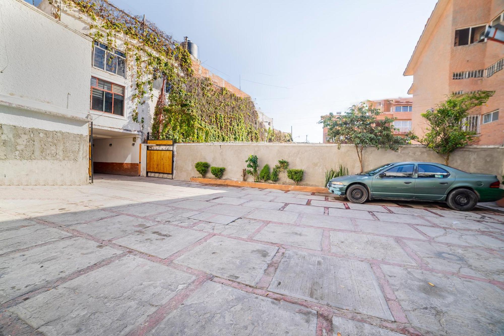 Capital O Hotel Casa Blanca سيلايا المظهر الخارجي الصورة