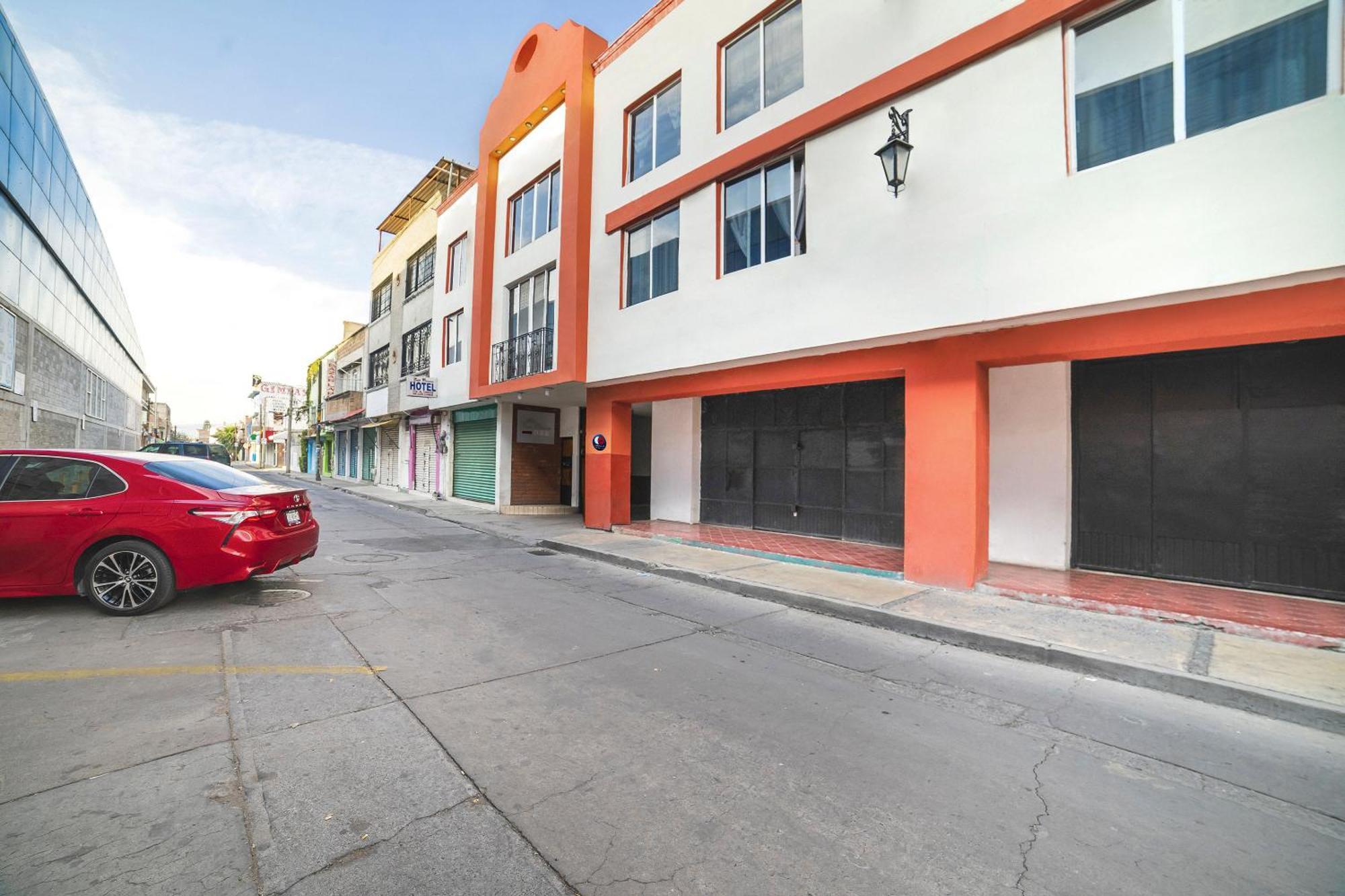 Capital O Hotel Casa Blanca سيلايا المظهر الخارجي الصورة